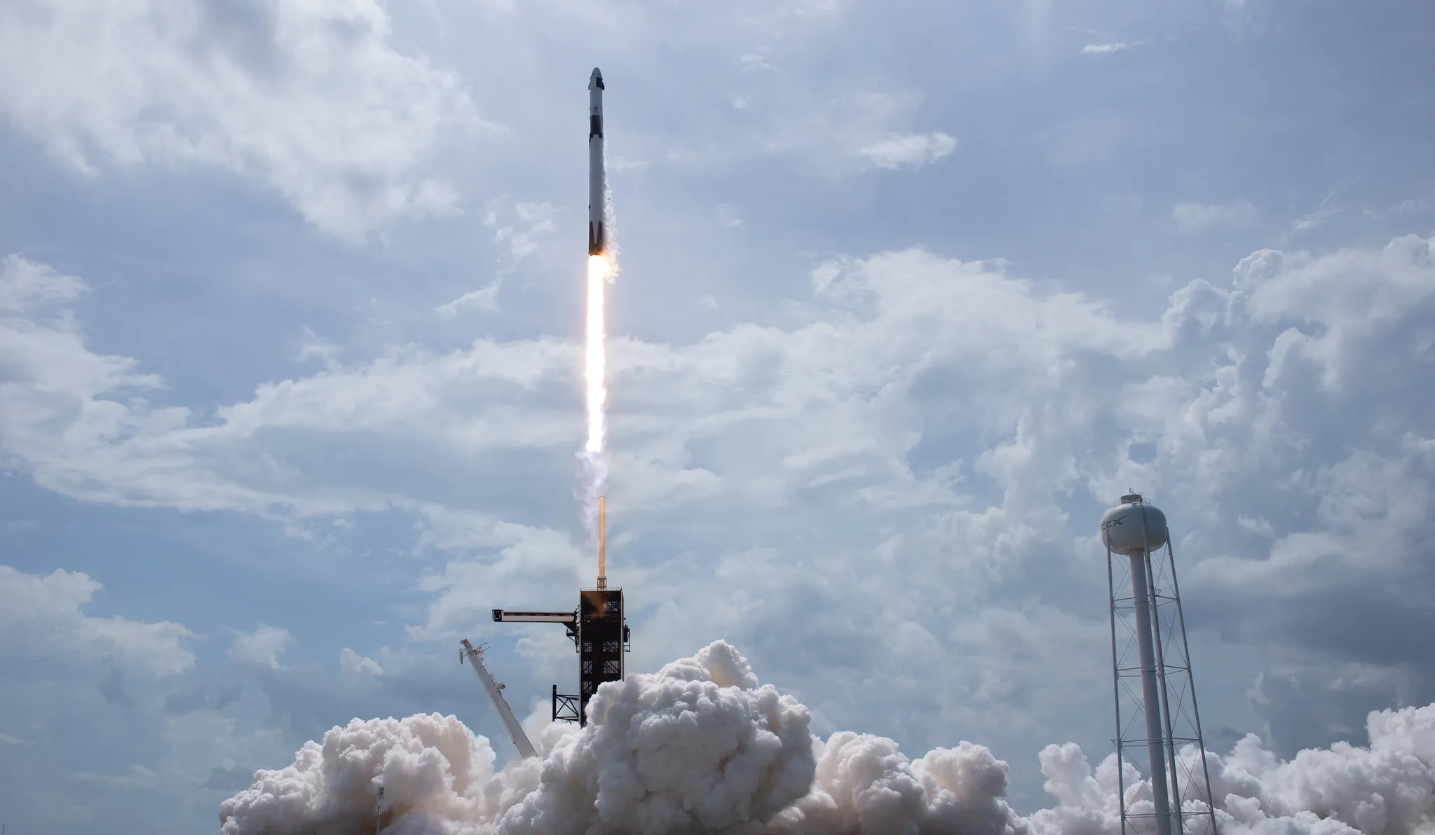 SpaceX phóng tàu Crew Dragon: Sứ mệnh mạo hiểm mở ra tương lai vũ trụ